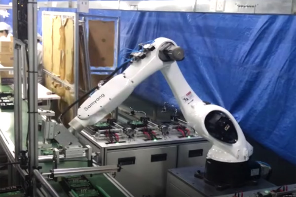 自动焊接机器人可以提供多种功能