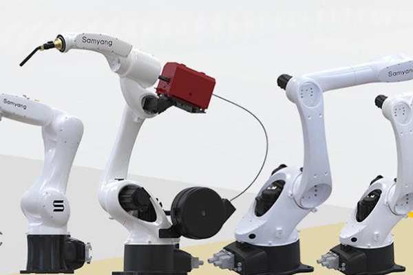 使用工业焊接机器人时应注意什么?